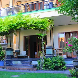 2* Casa de hóspedes Cr Tris