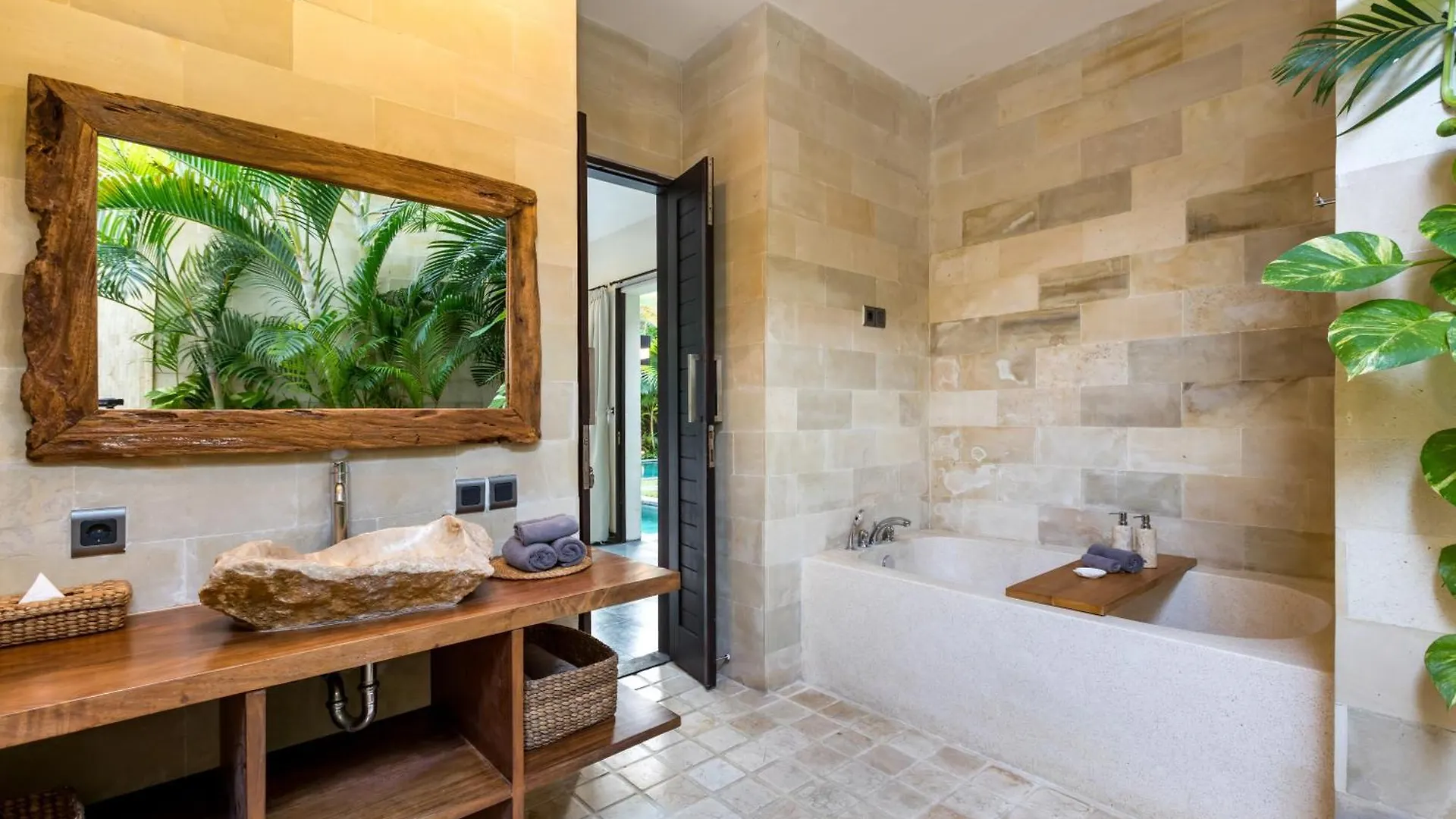 Villa Suvitha By Villa Finder Seminyak  Indonesia